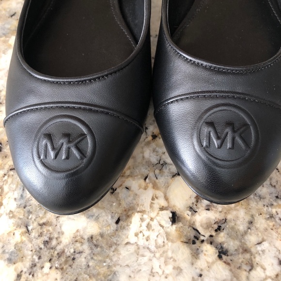 NIB Michael Kors Authentic Womens Flats Size 7 - Picture 5 of 6